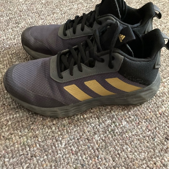 Boys adidas sneakers - Picture 2 of 2